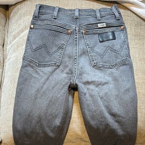 Wrangler women’s Classic Gray Straight Jeans